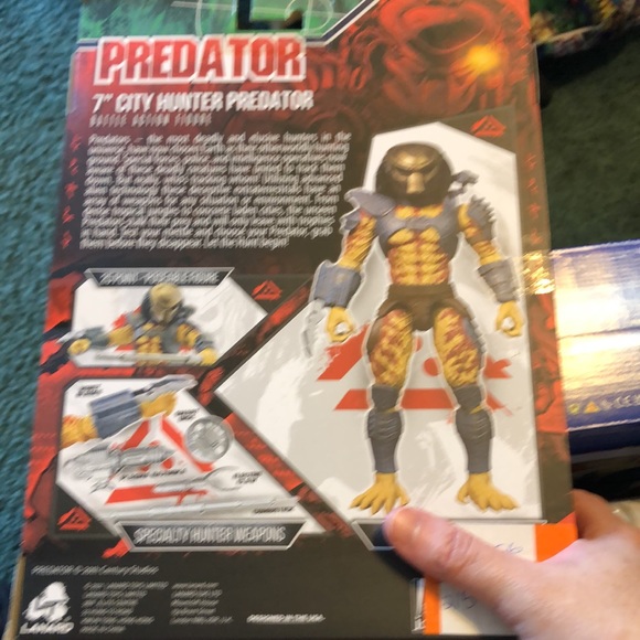 PREDATOR HUNTER SERIES 7 inch fully poseable figure WALMART EXCLUSIVE.New! - Picture 2 of 6
